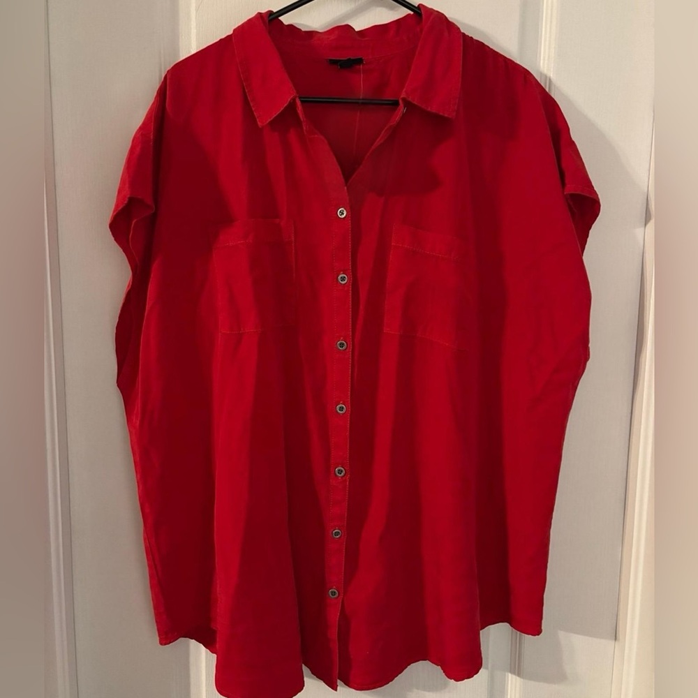 Torrid Red Button Up Dolman Chambray Shirt Short Sleeve Plus Size 2 *Never worn*